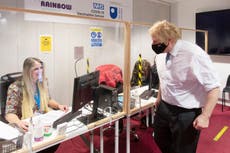 Gran Bretaña prevé alza de pacientes ante auge de ómicron