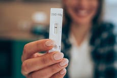 Por esta razón no debes publicar el resultado de tu prueba de covid en las redes sociales