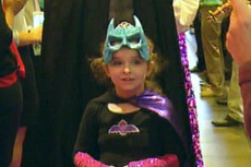 Madre admite haber matado a su hija de 7 años al engañar a médicos para que trataran enfermedad falsa: “Pruebas y procedimientos dolorosos que terminaron en la muerte”