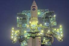 Lanzamiento de cohete ruso: Transbordador espacial fuera de control que se precipita hacia la Tierra