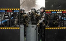 Tropas rusas llegan a Kazajistán para calmar violentas protestas