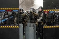 Tropas rusas llegan a Kazajistán para calmar violentas protestas
