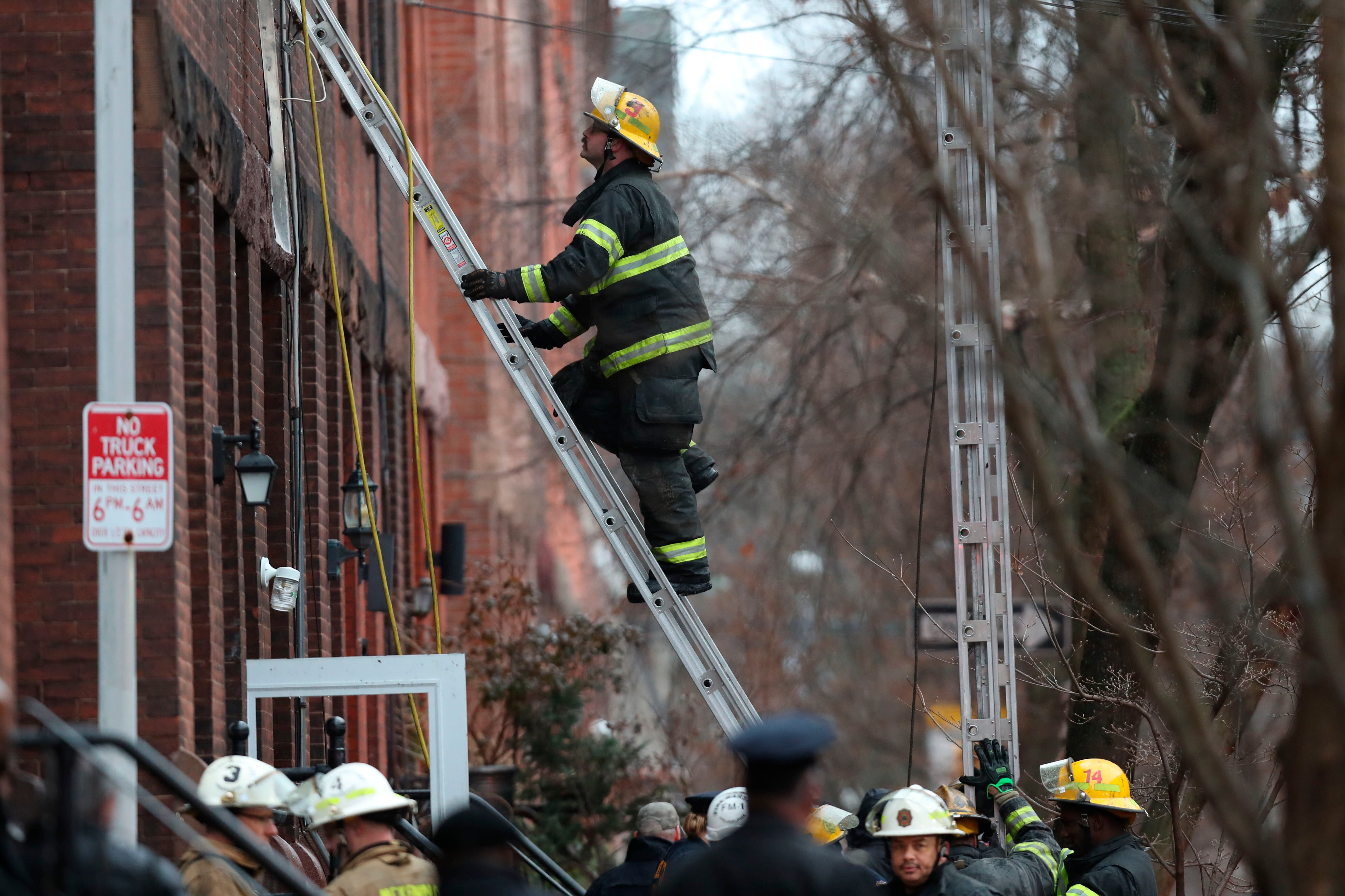 Bomberos en escena