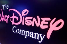 Hombres se vuelven virales tras realizar fiesta con temática de princesas de Disney