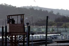 Bajo perfil de Biden sobre Guantánamo en 20mo aniversario