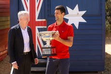 Juez australiano restaura visa del tenista Novak Djokovic