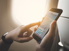 “Tenemos covid, shhh”: pasajero conmocionada por mensaje de texto de mujer en vuelo