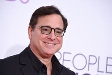 Informe: Bob Saget fue hallado en cama de hotel, sin trauma
