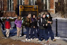 Reanudan clases en Chicago tras enfrentamiento con maestros