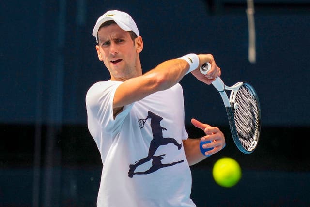 Las tribulaciones de Novak Djokovic han sido noticia de primera plana en todo el mundo (Scott Barbour/Tennis Australia vía AP)
