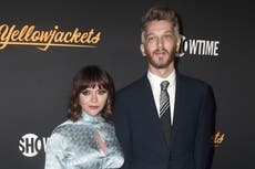 Christina Ricci revela que su esposo decidió el nombre del bebé y lo anunció en línea sin que ella lo supiera