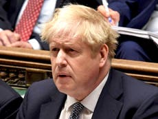 Boris Johnson elabora un plan para mantenerse en el cargo tras escándalo por fiestas en Downing Street