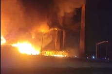 Un incendio arrasa una planta química en Nueva Jersey