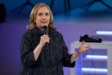 Hillary Clinton se burla de Trump por conspiración de “espionaje” : “Mienten”