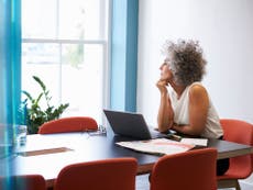Más de un millón de mujeres podrían dejar sus trabajos debido a falta de apoyo para la menopausia