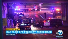 Tres adolescentes mueren en volcadura cerca de autopista en California
