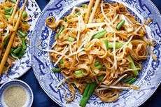 ¿Antojo de algo fácil? Prepara estos fideos en 10 minutos