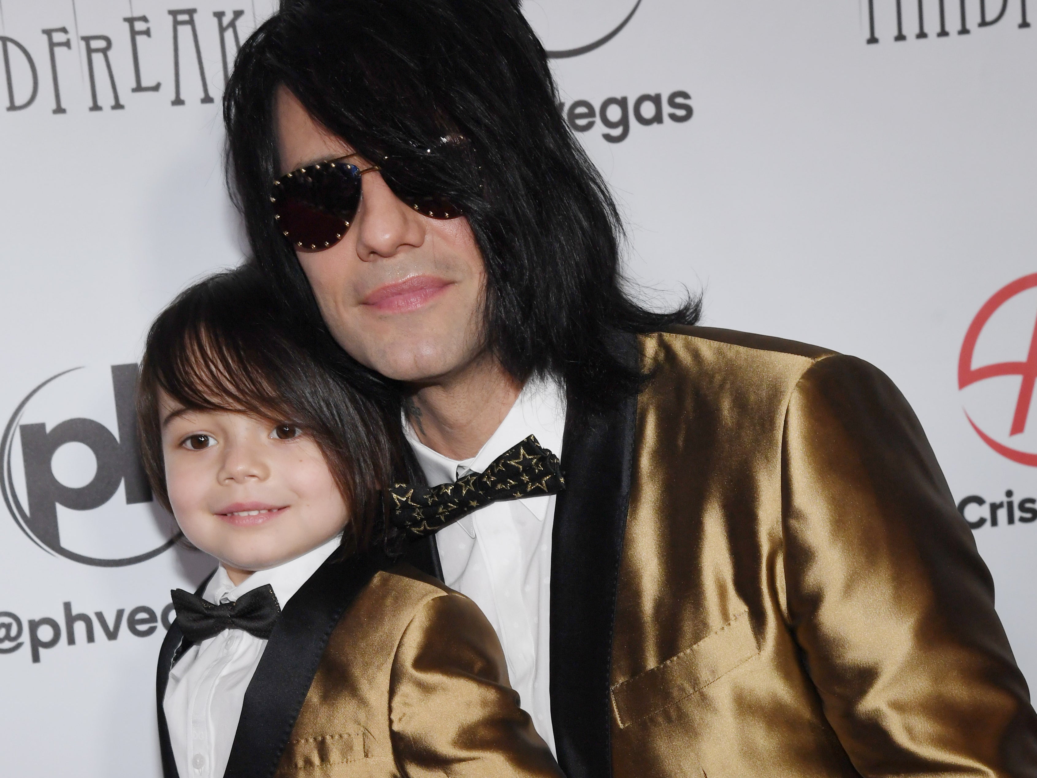 Criss Angel anuncia que el cáncer de su hijo de siete años está en remisión