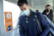 La aerolínea Ryanair se burla de Novak Djokovic por su postura sobre la vacunación