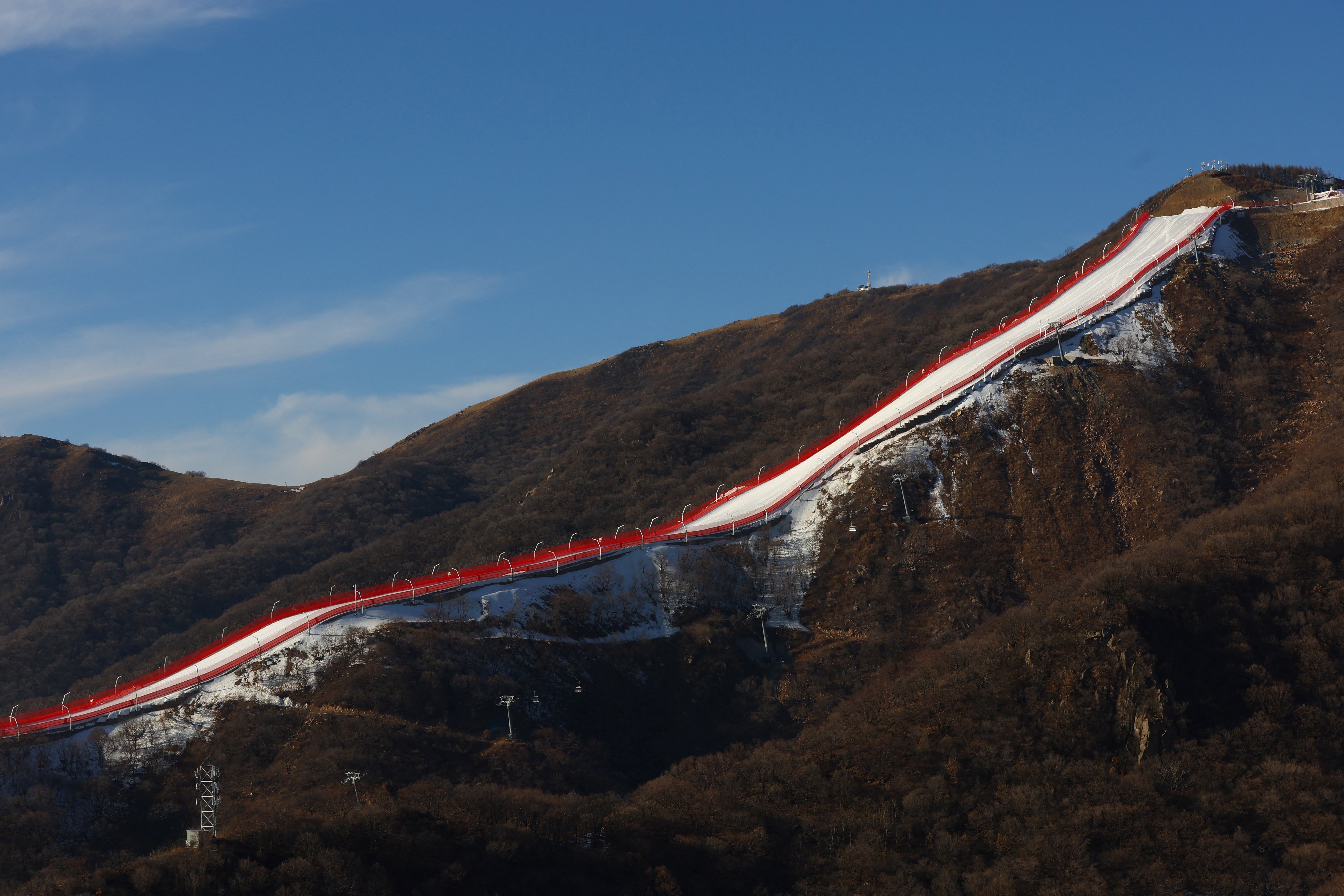El Centro de Esquí Alpino de Yanqing, sede de las competiciones de los Juegos Olímpicos de Invierno de Pekín 2022, utiliza nieve artificial