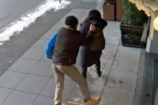 La policía pide testigos de la horrible agresión a una joven asiática