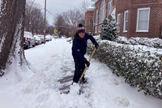 Tormenta azota el sureste de EEUU con nieve y lluvia helada