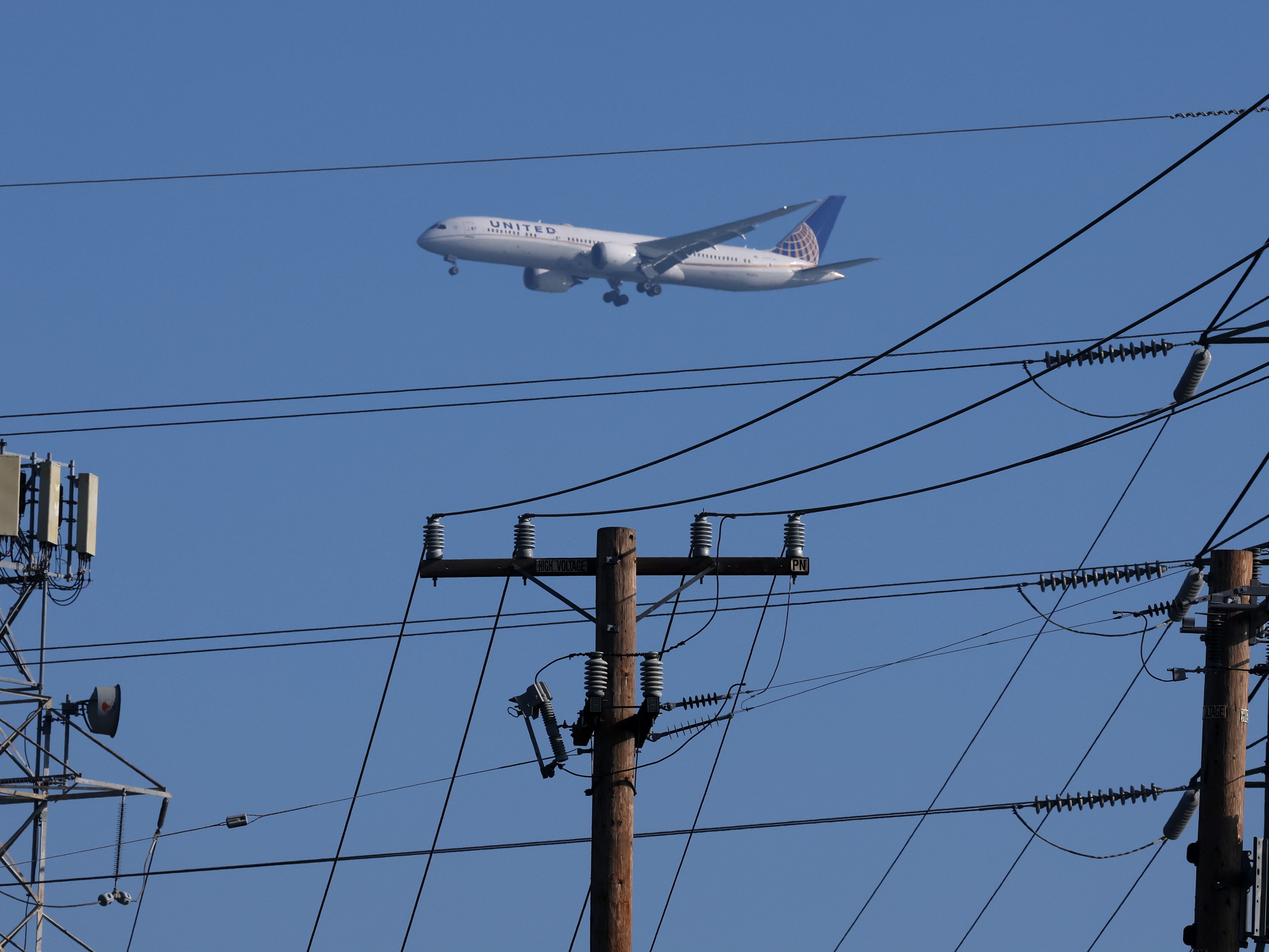 Vuelo internacional obligado a devolverse después de que dos pasajeros intentaran colarse en clase ejecutiva