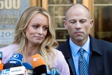 Stormy Daniels y su abogado se enfrentan en la corte