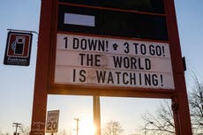 Fiscal afirma que tres oficiales “vieron la muerte lenta y agonizante de George Floyd”