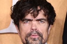 Peter Dinklage critica a Disney por remake de la “jo****mente retrógrada” Blancanieves y los siete enanitos