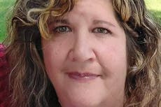 Mujer que enfermó tras estar expuesta a monos en realidad tiene covid