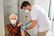 Austria suspenderá aislamiento de residentes no vacunados