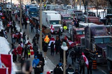 Miles protestan en Canadá por las restricciones COVID