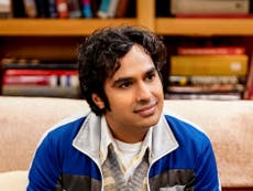 La estrella de ‘Big Bang Theory’, Kunal Nayyar, aclara detalles detrás de cámaras