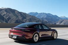 Porsche eléctrico rompe récord de duración de batería al ir de Los Ángeles a Nueva York con 2,5 horas de carga