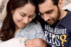 Andrew Kaczynski de CNN presenta a su bebé recién nacida después de la pérdida de su hija de 9 meses