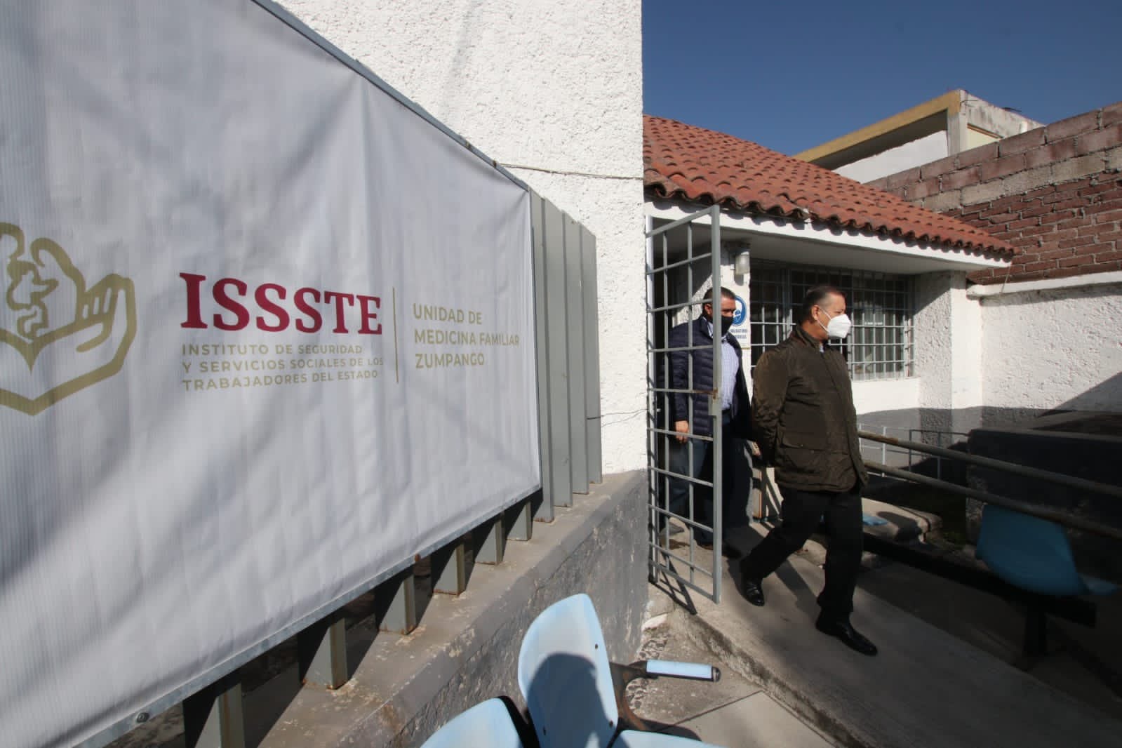 Director del ISSSTE da positivo a covid-19 e informa que se trata con homeopatía