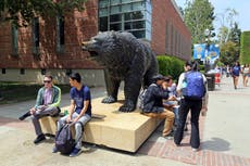 Se reanudan clases en la UCLA tras amenazas y un arresto