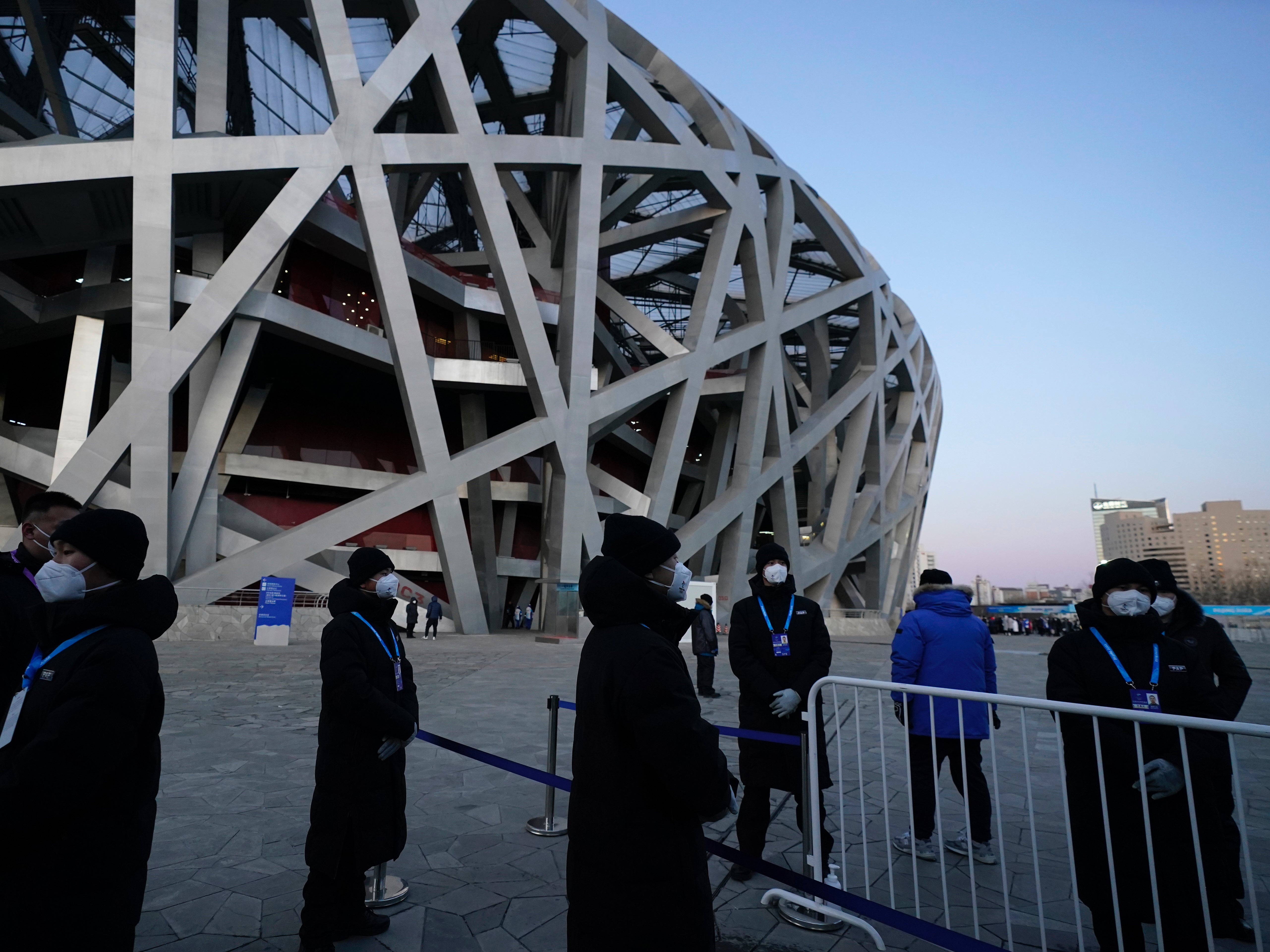 Pelosi dice a los atletas que no hablen en los Juegos Olímpicos