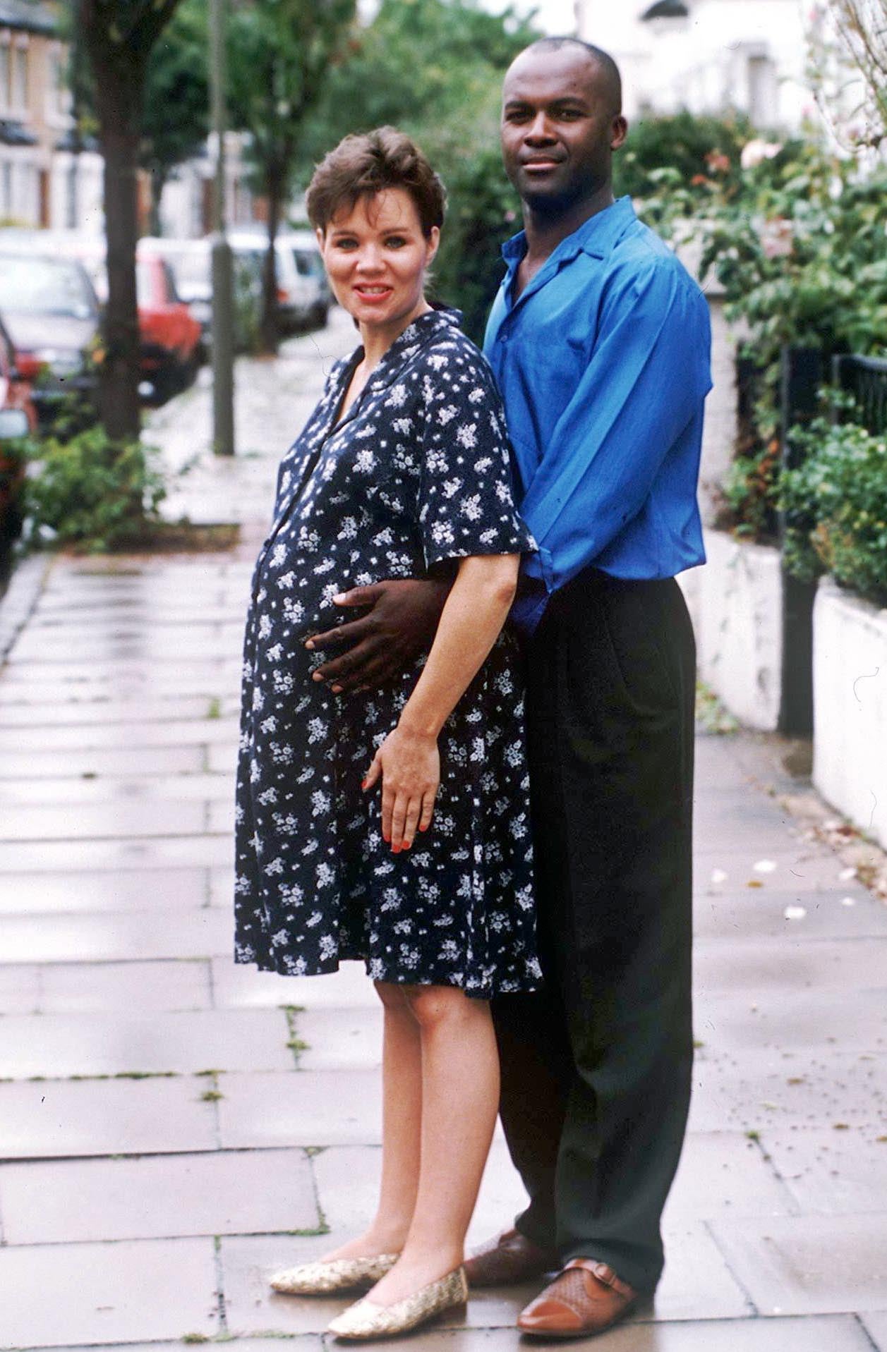 Allwood y Hudson durante su embarazo en 1996