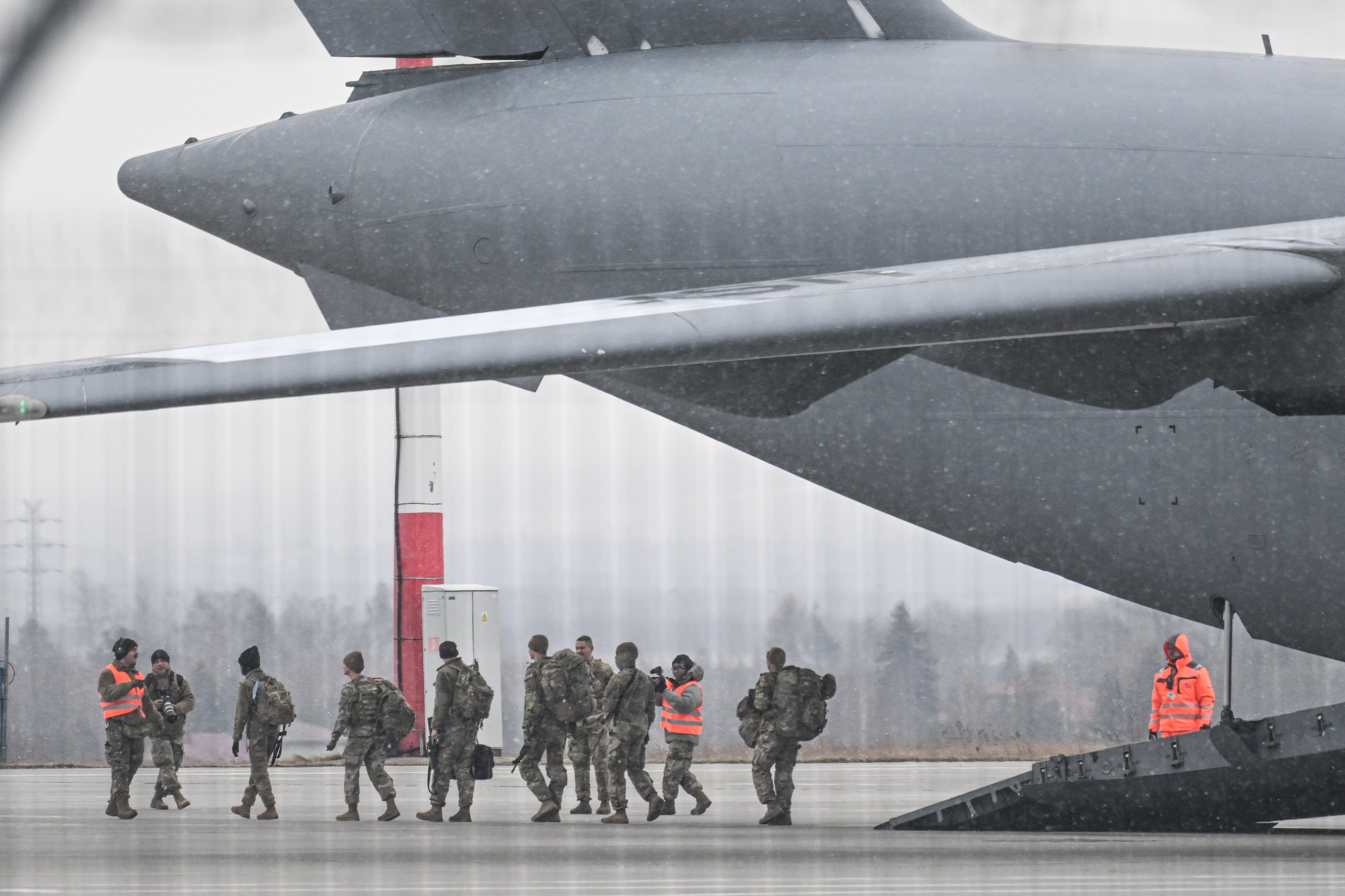 Soldados estadounidenses arriban en Polonia en medio de preocupaciones de una invasión rusa a Ucrania