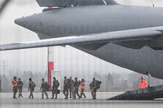 Tropas estadounidenses arriban a Polonia, oficiales sugieren que la “invasión” rusa a Ucrania “podría empezar”