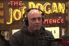 Los comentarios sexistas y crudos de Joe Rogan sobre Angelina Jolie y Lauren Sánchez son su última controversia