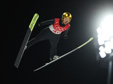 Saltadoras de esquí criticaron que les prohibieran participar en evento olímpico por usar “ropa holgada”