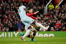 Zouma se disculpa por golpear y patear a un gato en video