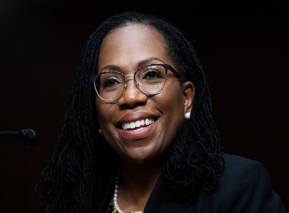 <p>Ketanji Brown Jackson tiene una larga carrera jurídica, además sería la primera defensora pública en ocupar un lugar en la Corte Suprema </p>