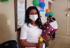 El Salvador libera a mujer presa por homicidio tras sufrir un aborto espontáneo