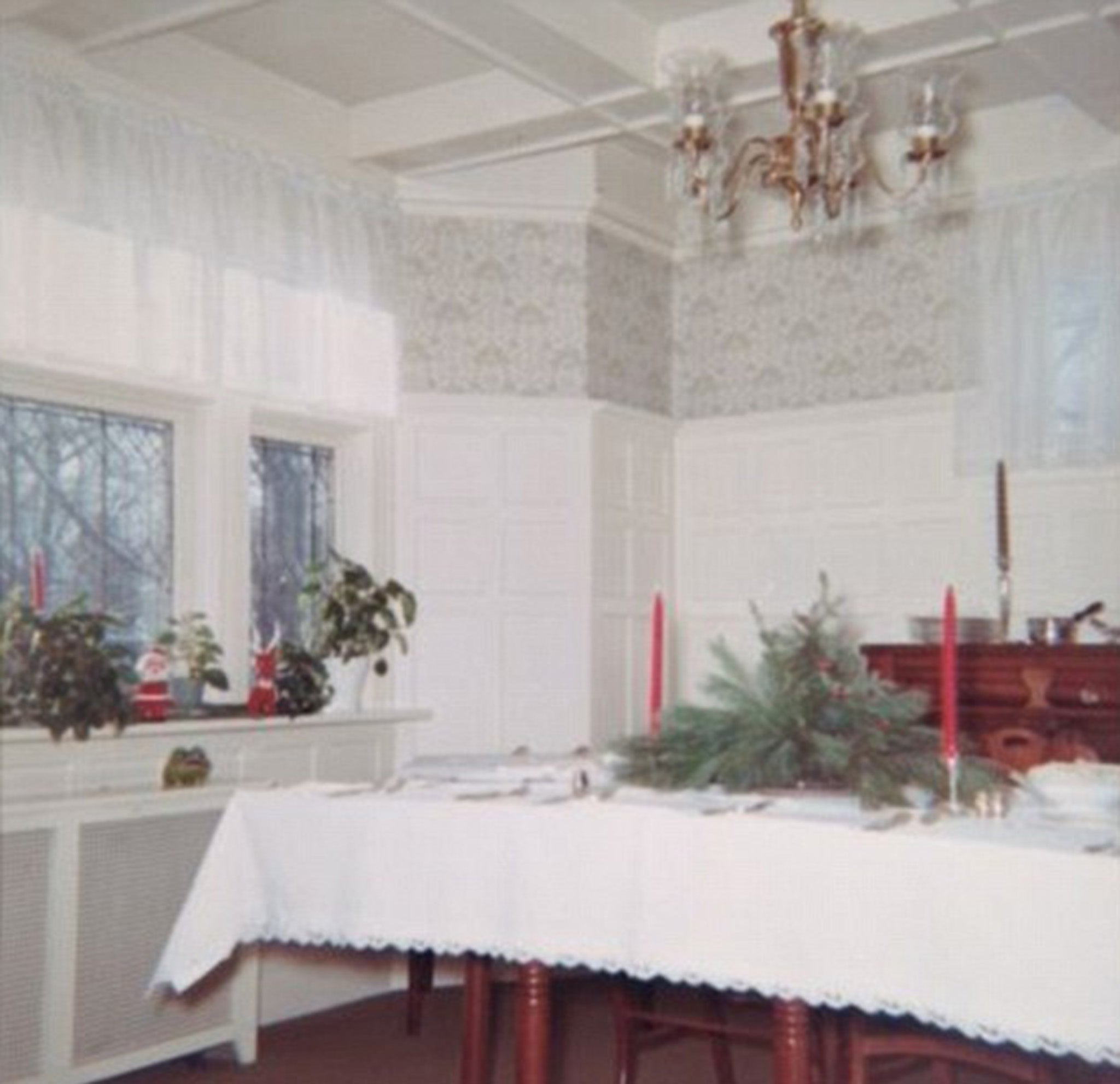 El interior de la casa tal y como se veía con su anterior propietario, años antes de que la familia Broaddus se mudara