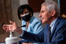 Fauci dice que EE.UU. está “fuera de la fase pandémica” a medida que se reducen casos y hospitalizaciones