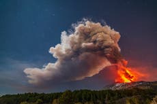 Erupción del Etna causa relámpagos en Sicilia